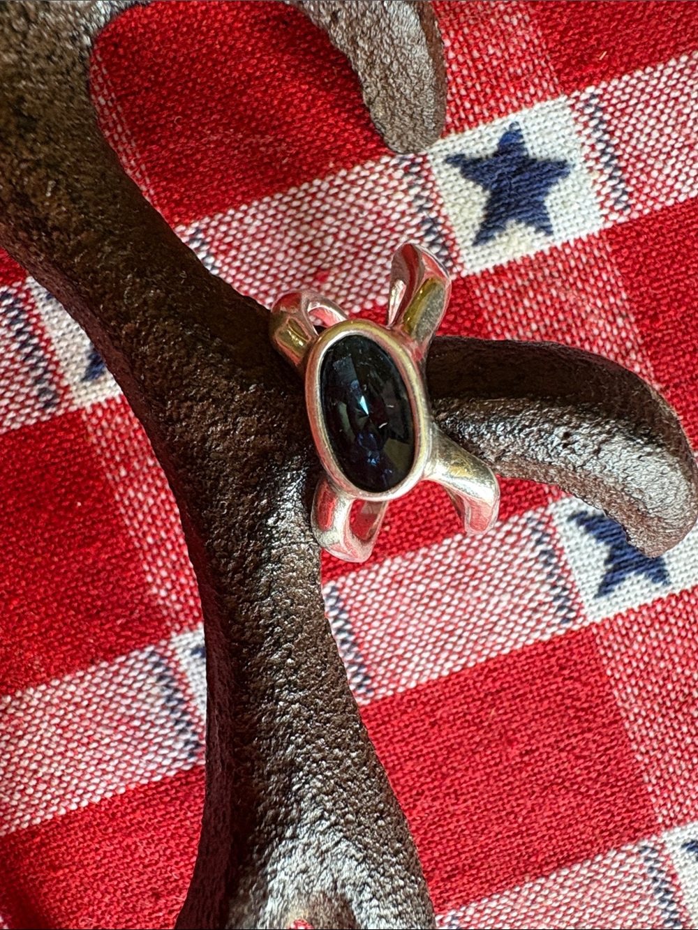 UNO de 50 Silver Ring with Dark Blue Oval Stone